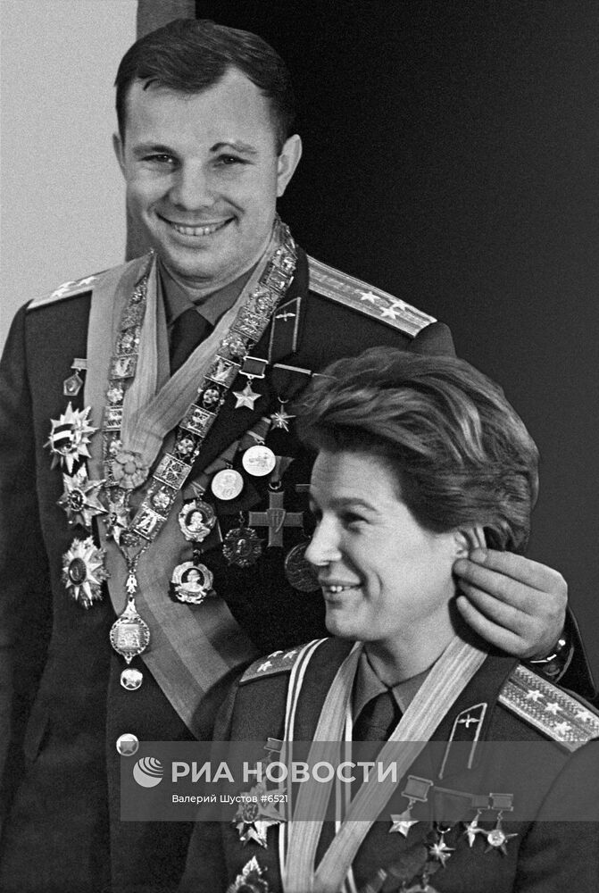 Юрий Гагарин и Валентина Терешкова