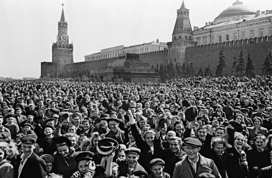 Москва. Красная площадь 9 мая 1945 года