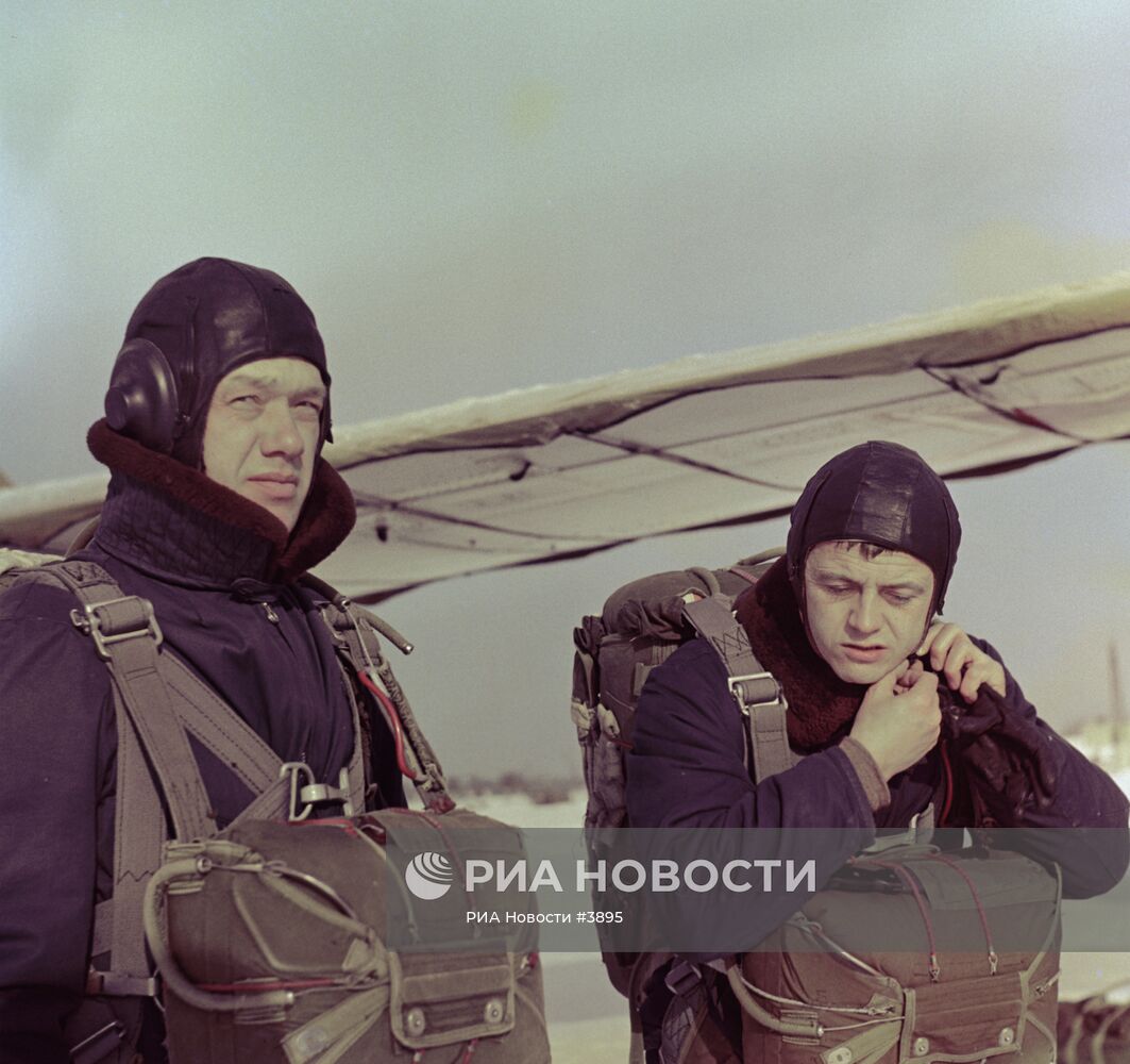 ЕЛИСЕЕВ ВОЛКОВ КОСМОНАВТЫ