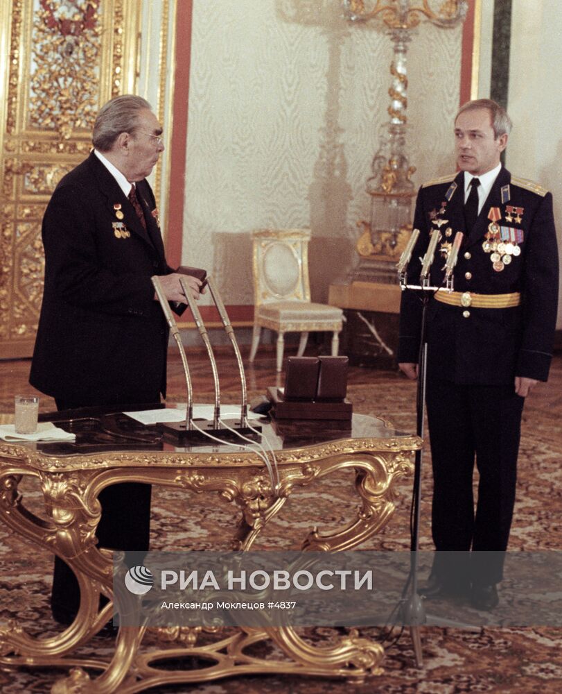 Л.И. Брежнев, В.А. Джанибеков