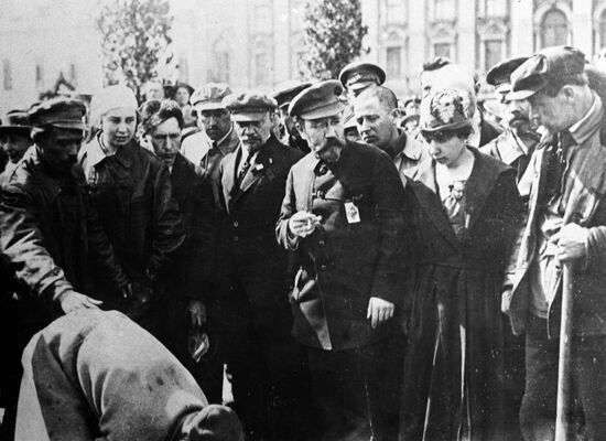 ЛЕНИН КАМЕНЕВ