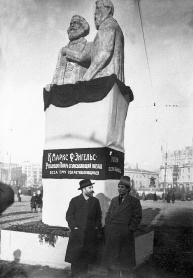 Л. Каменев и Г. Зиновьев