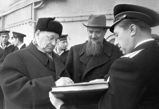 Игорь Курчатов и Андрей Туполев