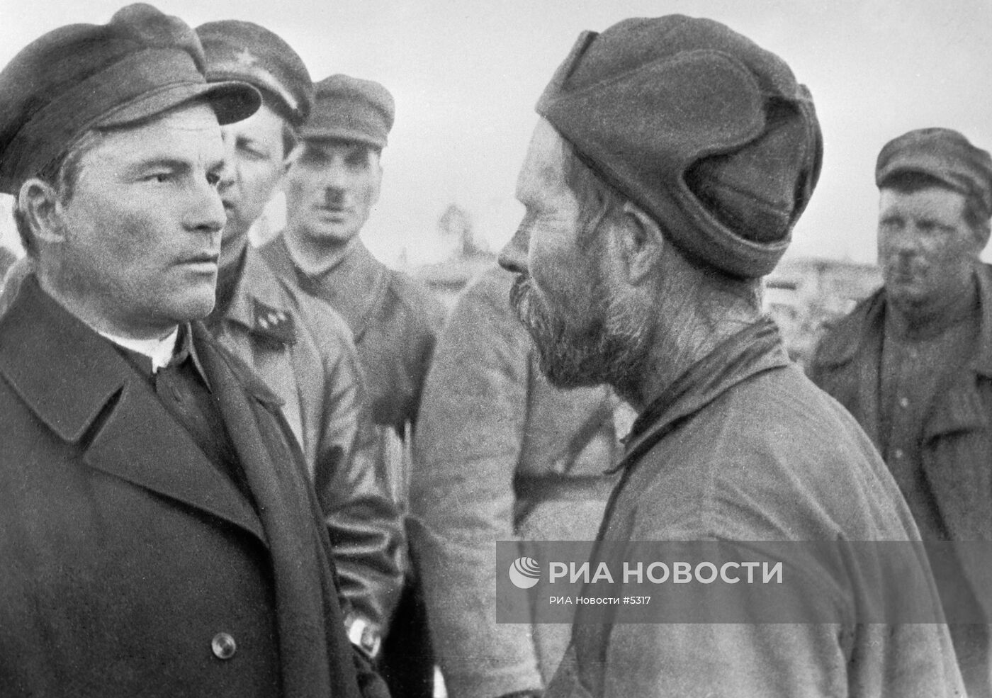 Сергей Киров со строителями Беломоро-Балтийского канала