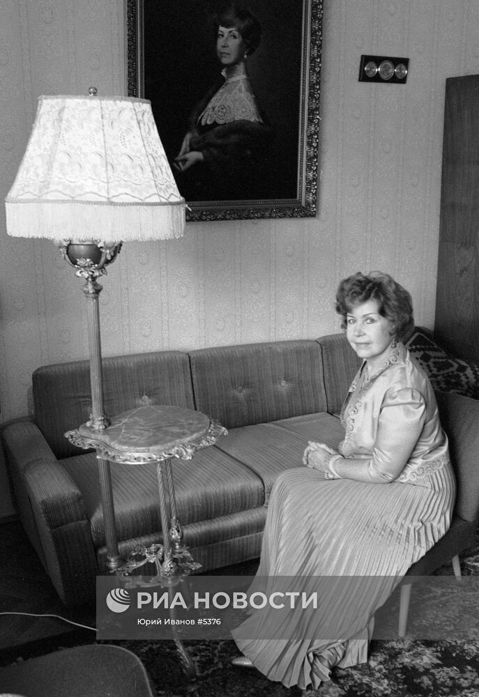 Народная артистка СССР Инна Макарова