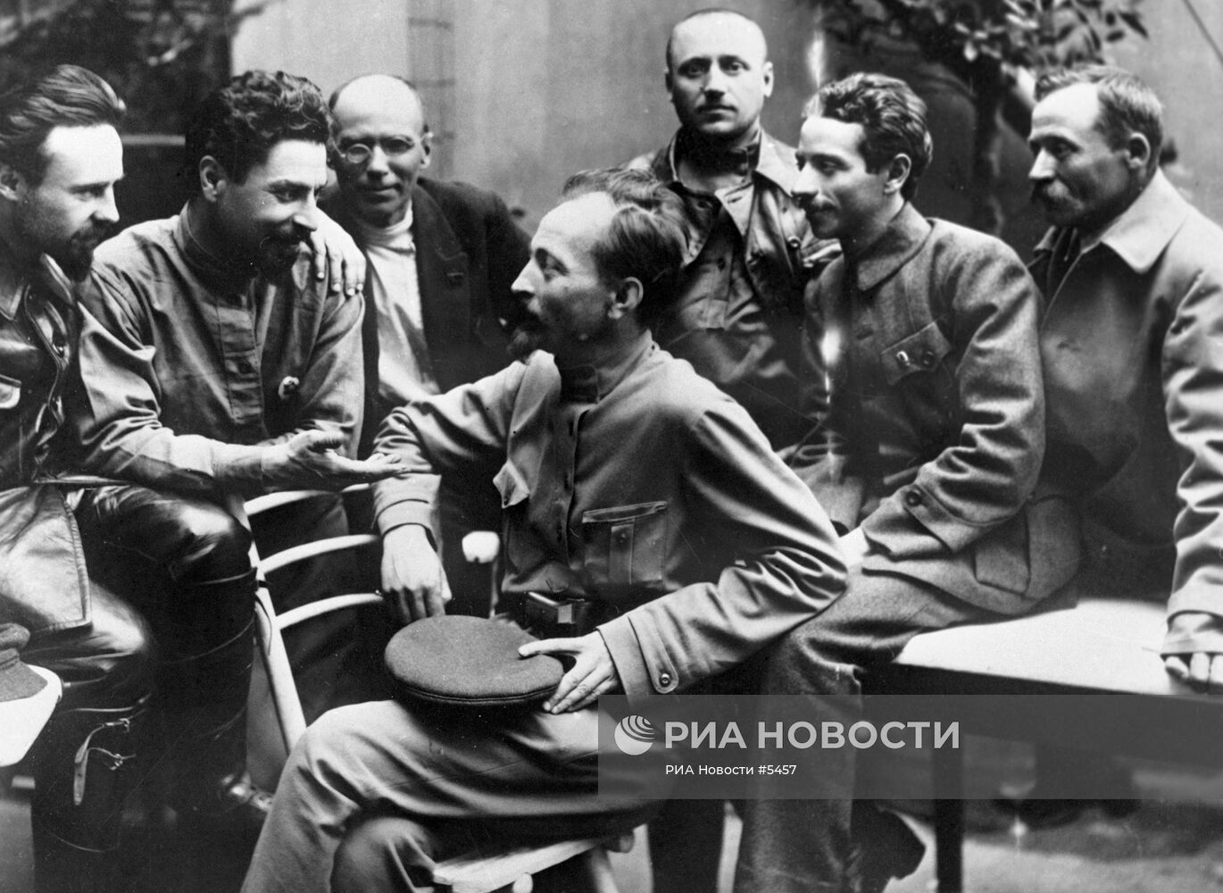 ДЗЕРЖИНСКИЙ РАБОТНИКИ ВЧК