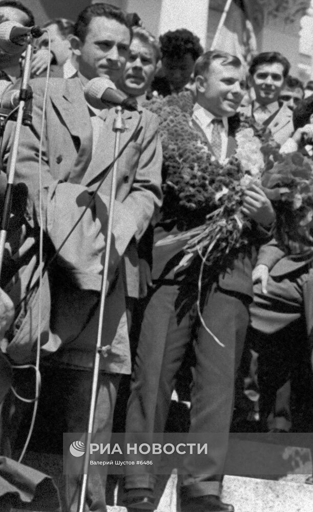 Юрий Гагарин на VIII Всемирном фестивале молодежи