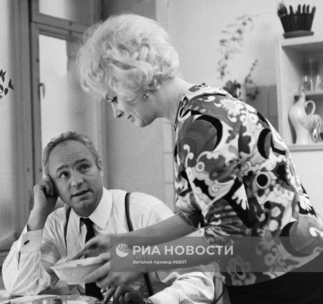 Киноактриса Алла Ларионова и ее муж, киноартист Николай Рыбнико