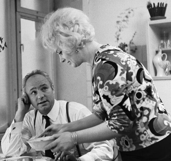 Киноактриса Алла Ларионова и ее муж, киноартист Николай Рыбнико