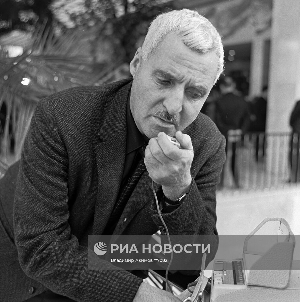 СИМОНОВ ПИСАТЕЛЬ