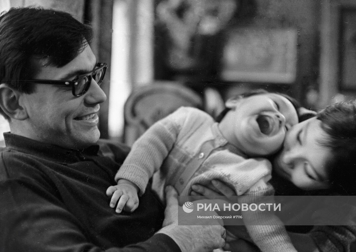 Андрей Михалков-Кончаловский с женой и сыном