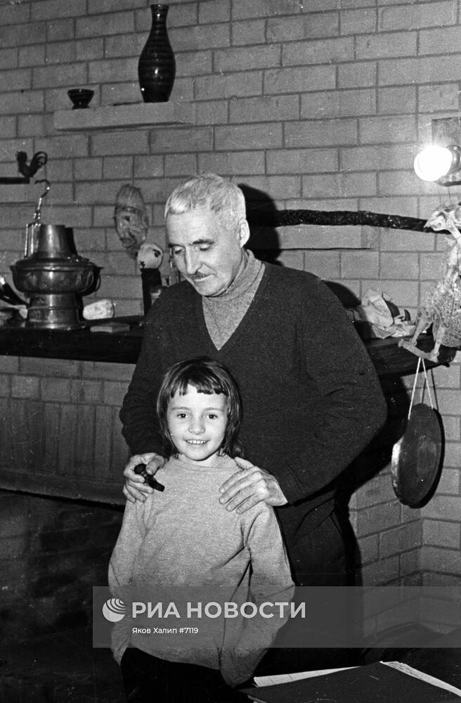 Константин Симонов с дочерью