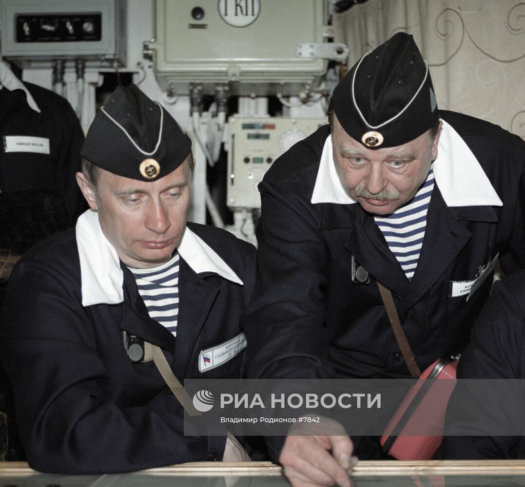 ПУТИН ПОДЛОДКА "КАРЕЛИЯ"