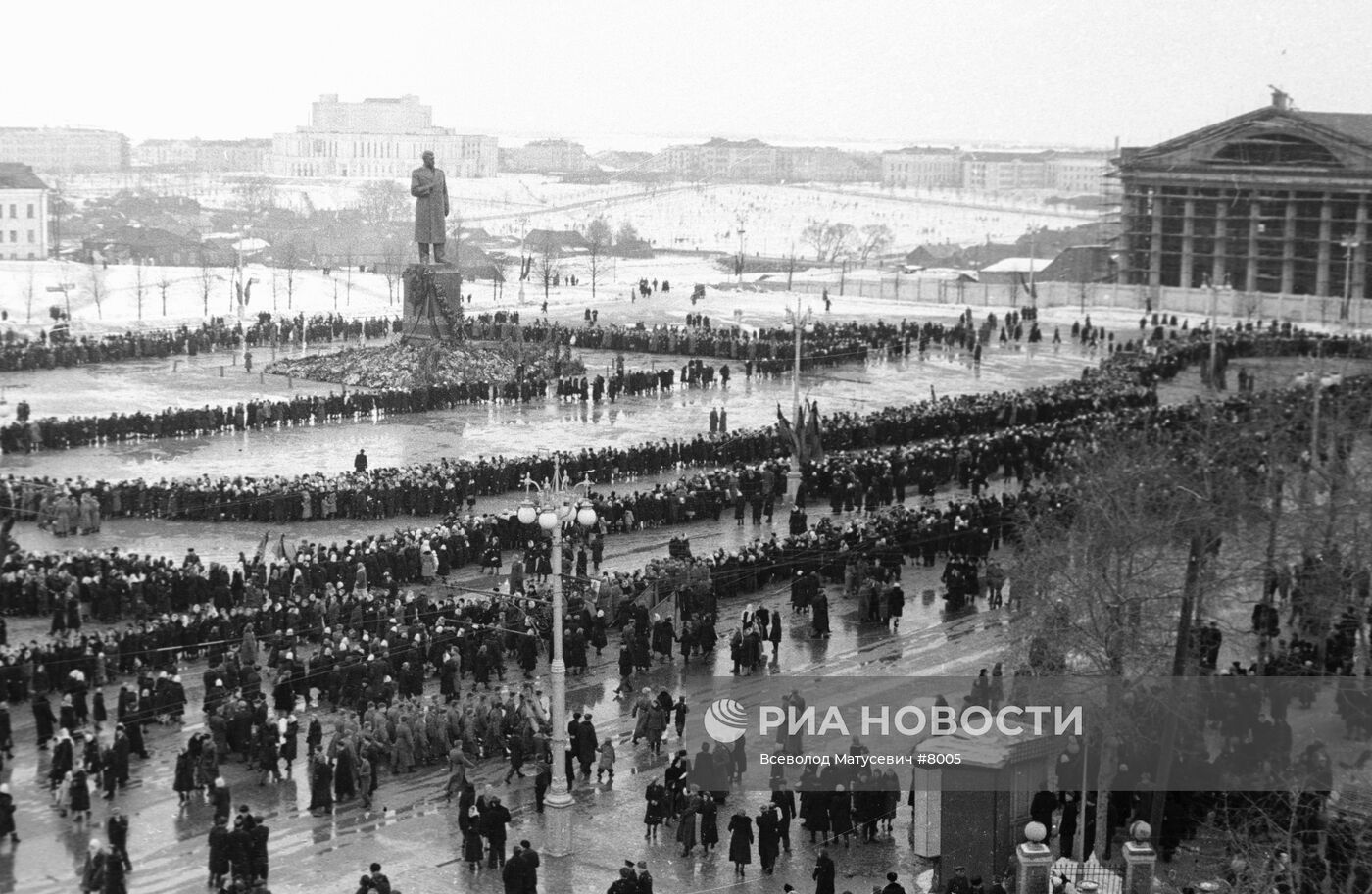 Траурное шествие в связи с кончиной И. В. Сталина