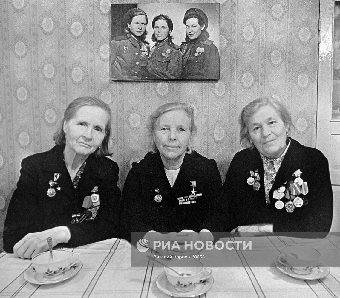 "БОЕВЕ ПОДРУГИ"