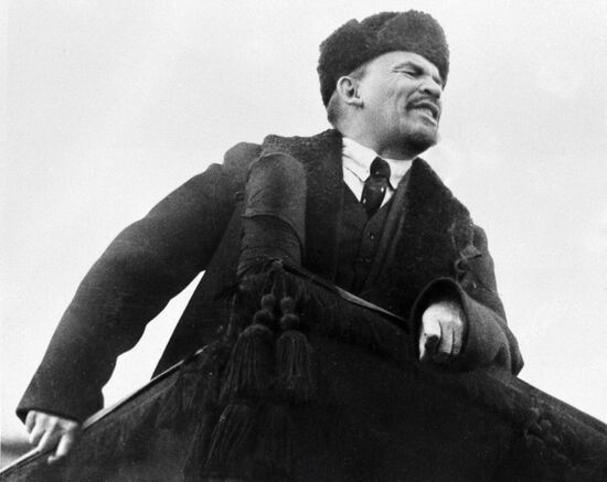 ЛЕНИН КРАСНАЯ ПЛОЩАДЬ