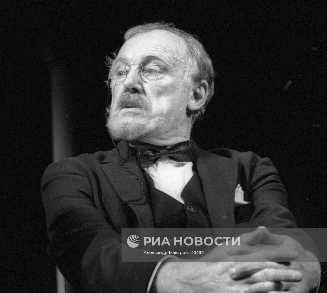 СМОКТУНОВСКИЙ "ДЯДЯ ВАНЯ" СЕРЕБРЯКОВ