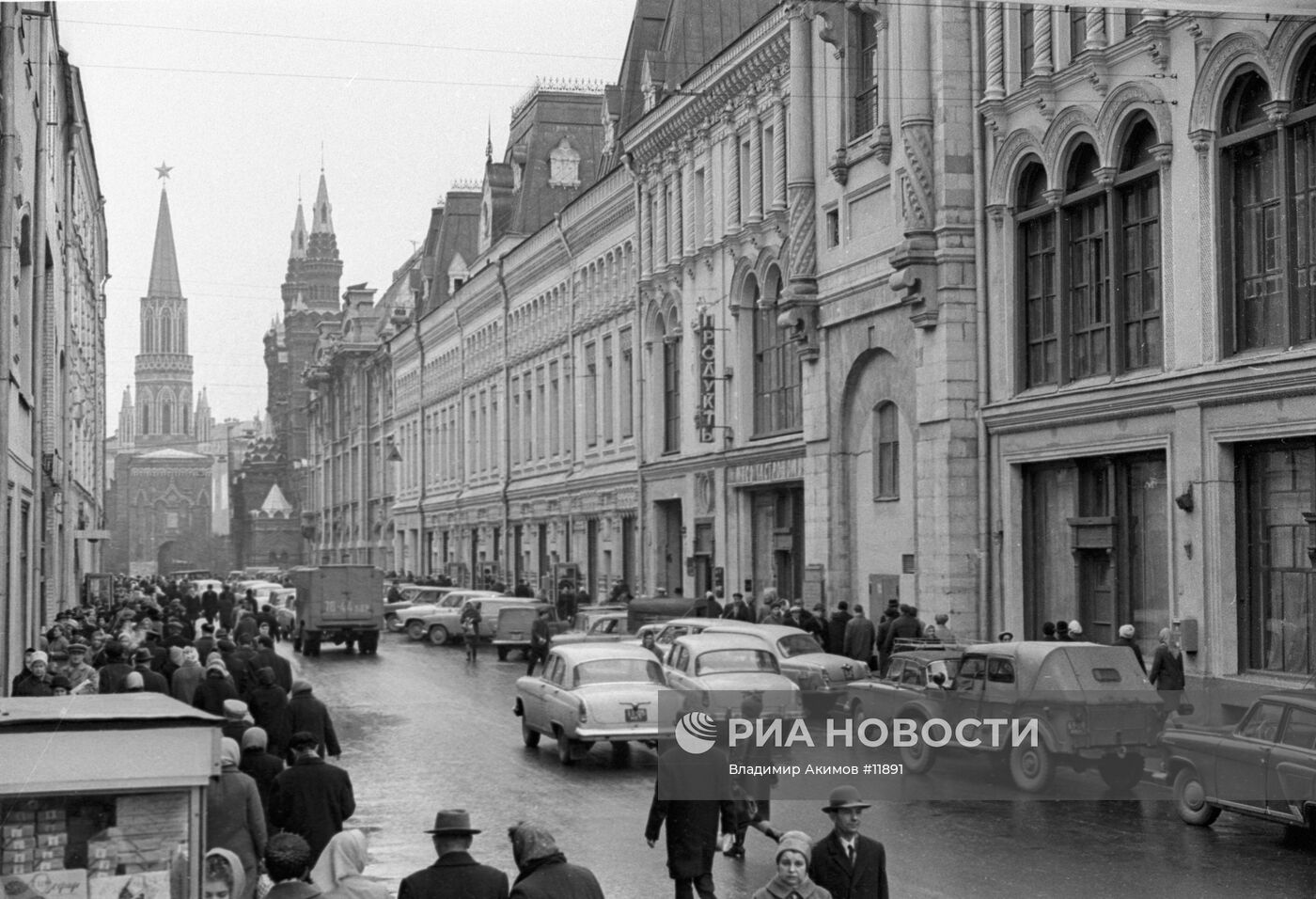 Никольская улица в Москве