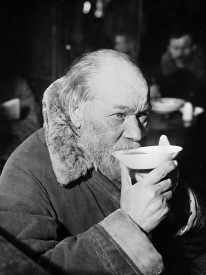 ИЗВОЗЧИК ЧАЕПИТИЕ