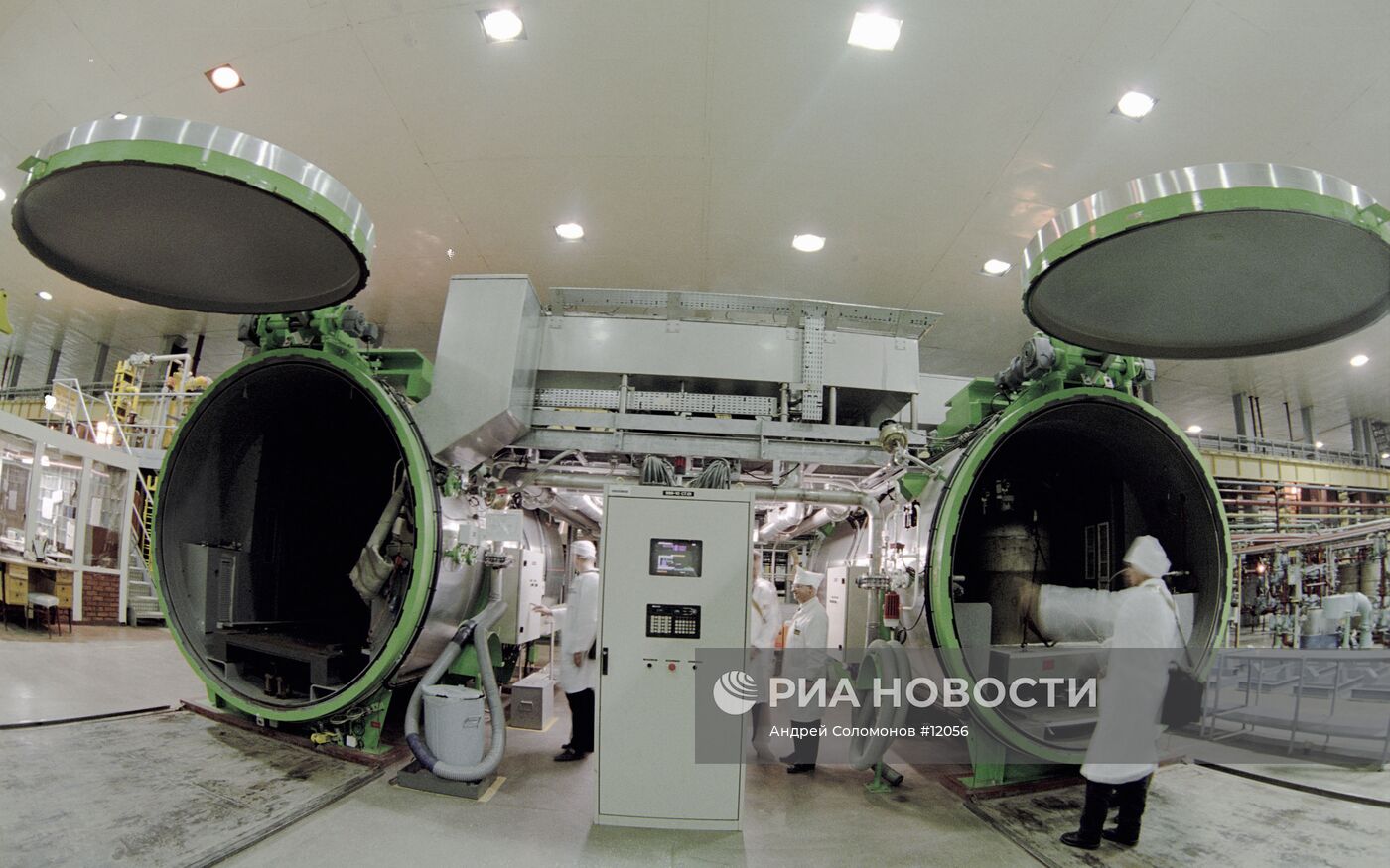 Переливная установка гексафторида урана