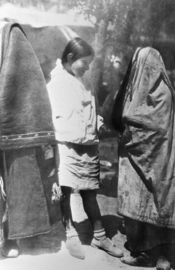 ШКОЛЬНИЦА ПОДРУГИ ПАРАНДЖА