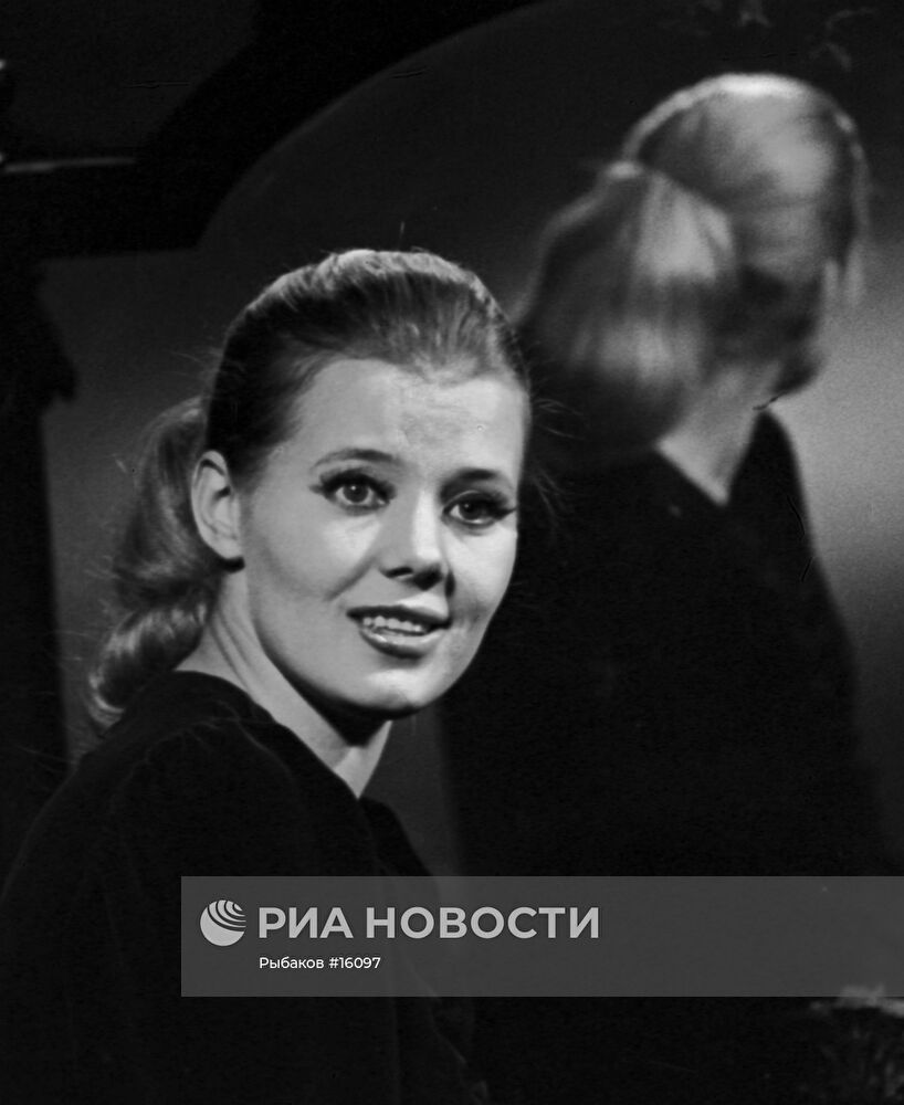 СЕНЧИНА ПЕВИЦА