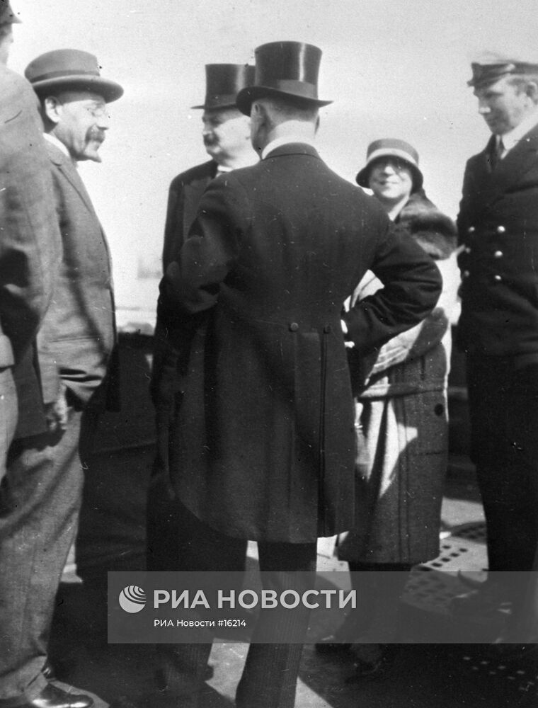 САМОЙЛОВИЧ ЭГГИ КОЛЛОНТАЙ "КРАСИН"