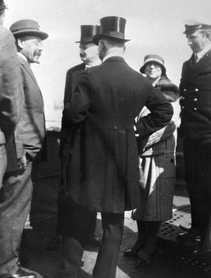 САМОЙЛОВИЧ ЭГГИ КОЛЛОНТАЙ "КРАСИН"