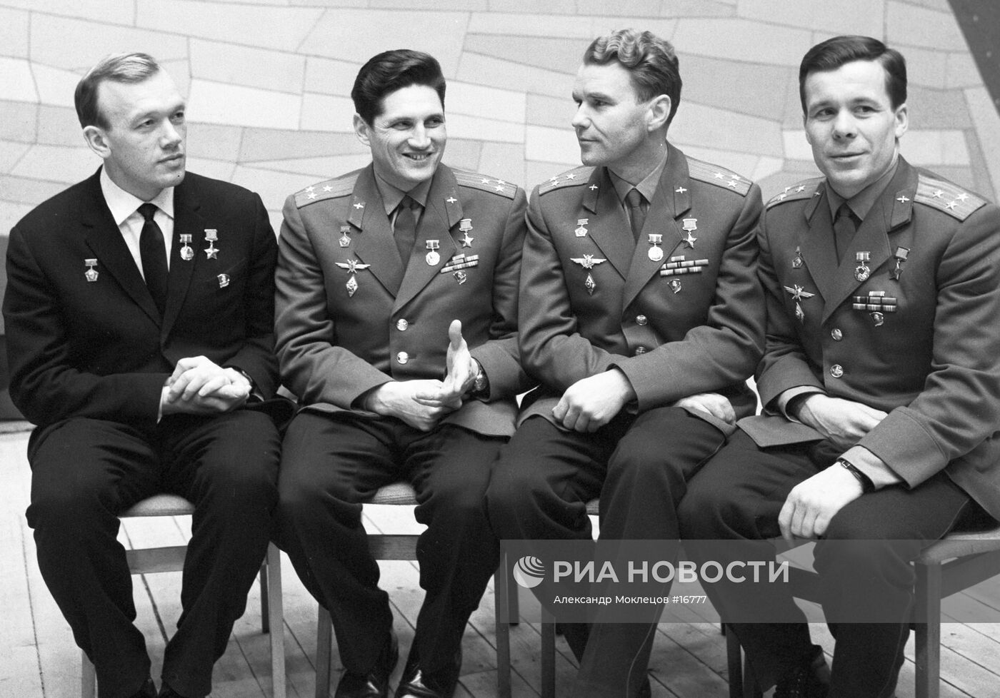 "Союз-4" и "Союз-5"