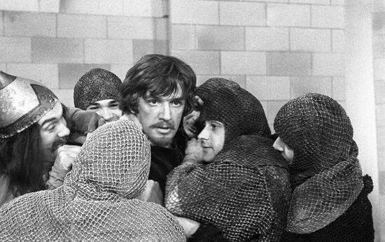 АБДУЛОВ ТЕЛЕСПЕКТАКЛЬ "ХУДОЖНИК ИЗ ШЕРВУДСКОГО ЛЕСА"