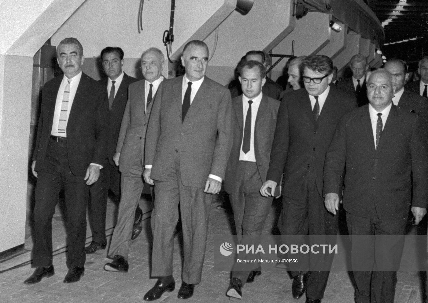 ПОМПИДУ СЕРПУХОВ ИНСТИТУТ ФИЗИКИ