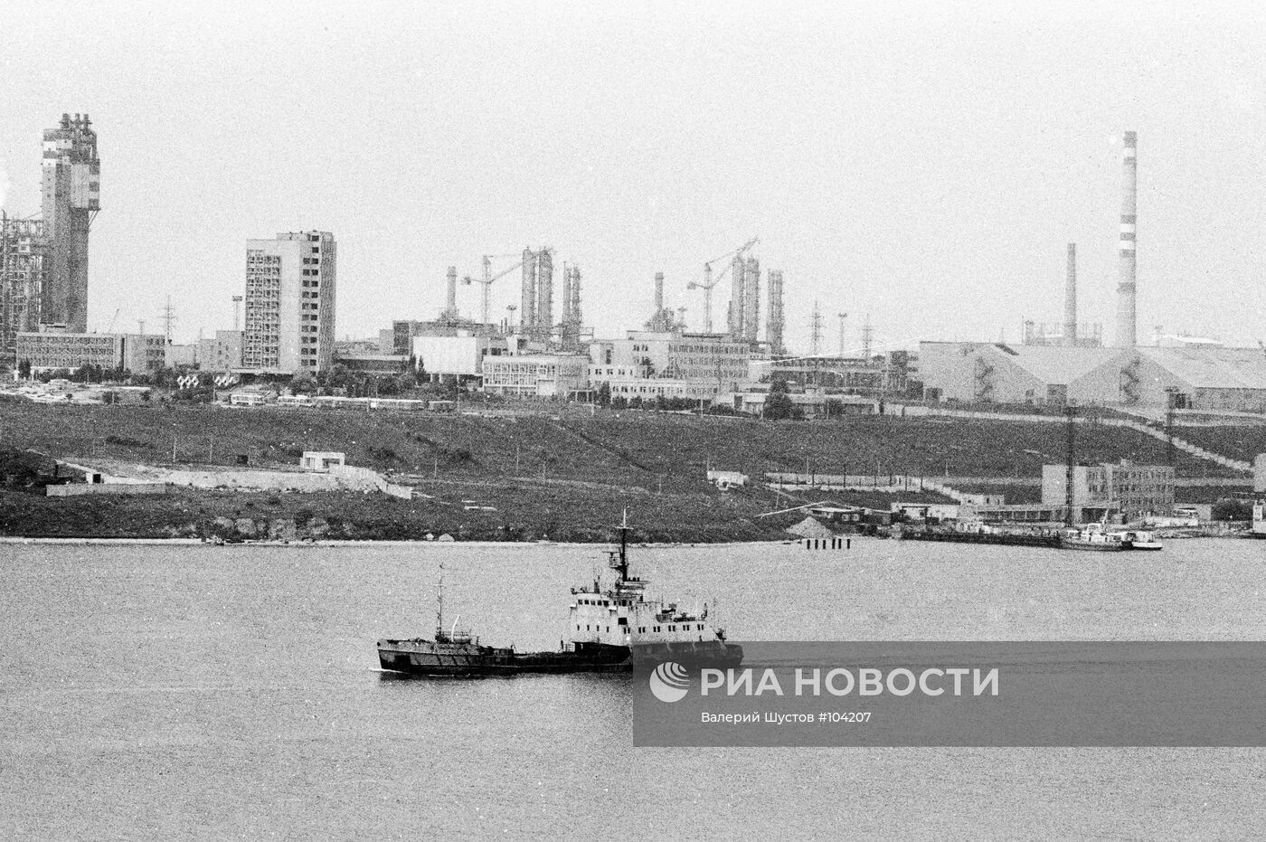 Нижегородский Речной порт 19 век. Усть-Каменогорск Речной вокзал. Устькаменогорс Речной вокзал. Стрелка Речной порт Нижний Новгород.