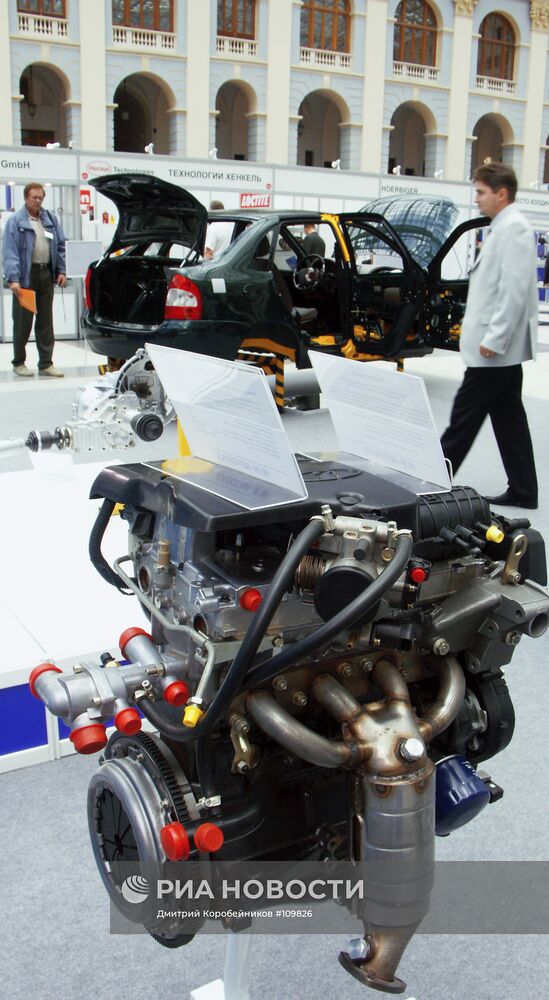 На Международной выставке "Автокомпоненты-2004"