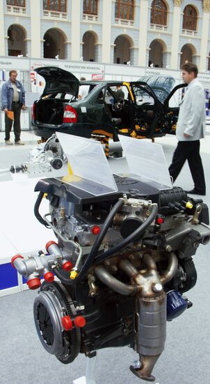 На Международной выставке "Автокомпоненты-2004"