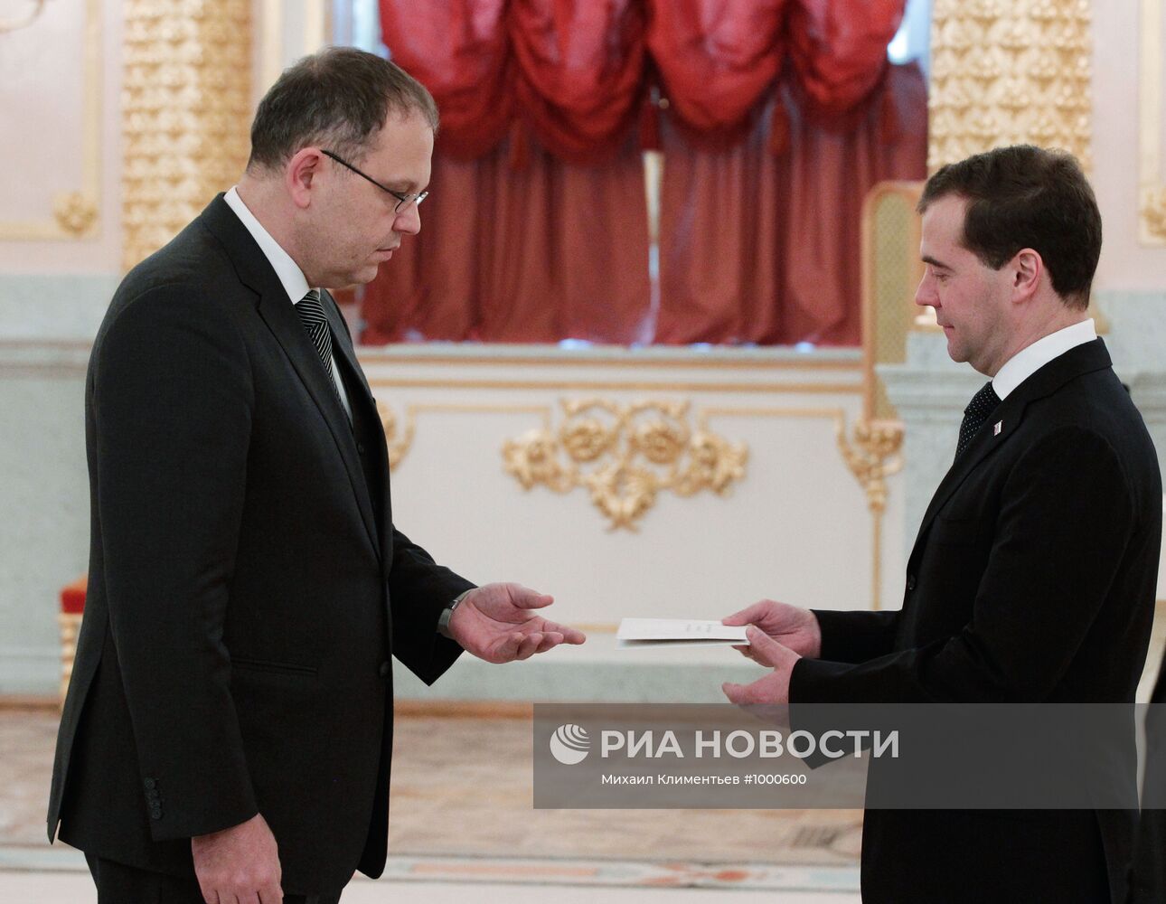 Дмитрий Медведев принял верительные грамоты послов ряда стран