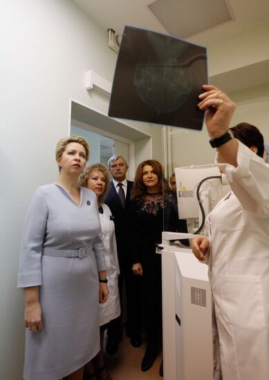 С. Медведева открыла медцентр диагностики для женщин