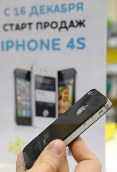 Продажи смартфона Apple iPhone 4S в России