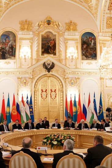 Саммит глав государств ОДКБ в Кремле