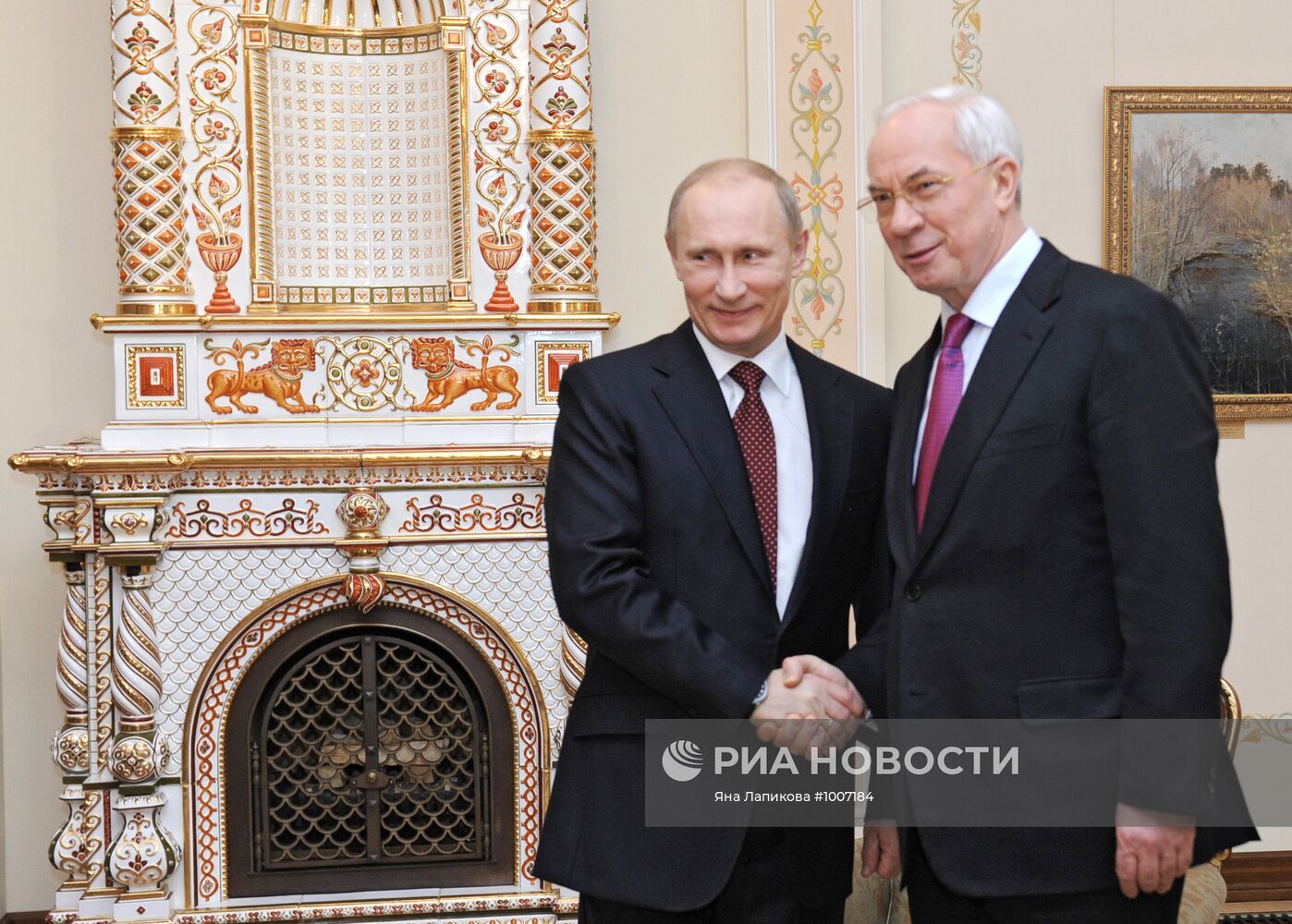Встреча Владимира Путина и Николая Азарова в Ново-Огарево