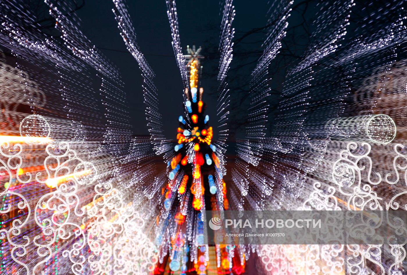 Начало работы Рождественской ярмарки в Санкт-Петербурге