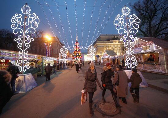 Начало работы Рождественской ярмарки в Санкт-Петербурге