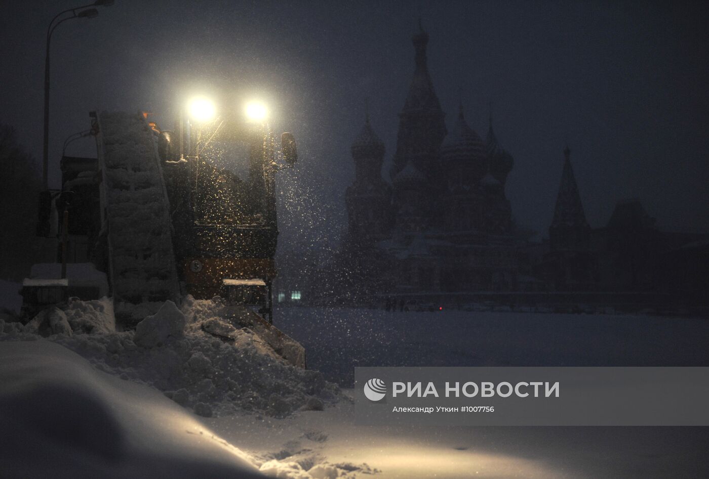 Снегопад продолжается в Москве