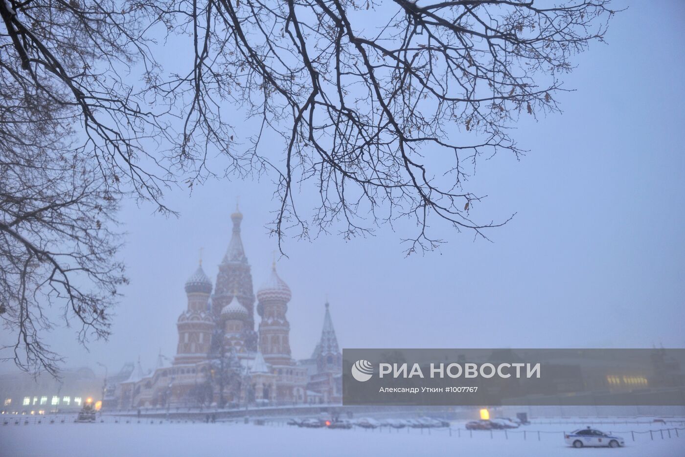 Снегопад продолжается в Москве