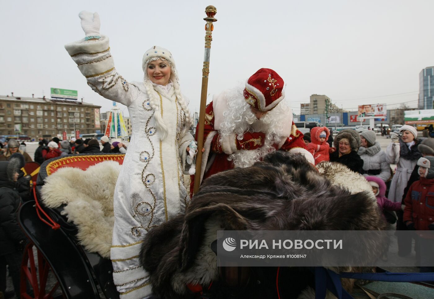 Встреча главного Деда Мороза Сибири на вокзале в Новосибирске