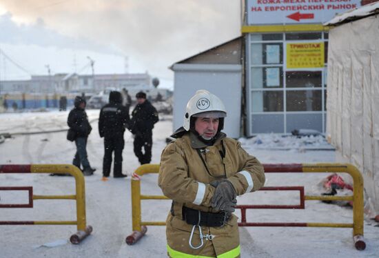 Пожар на вещевых складах в Екатеринбурге локализован