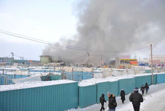 Пожар на вещевых складах в Екатеринбурге локализован