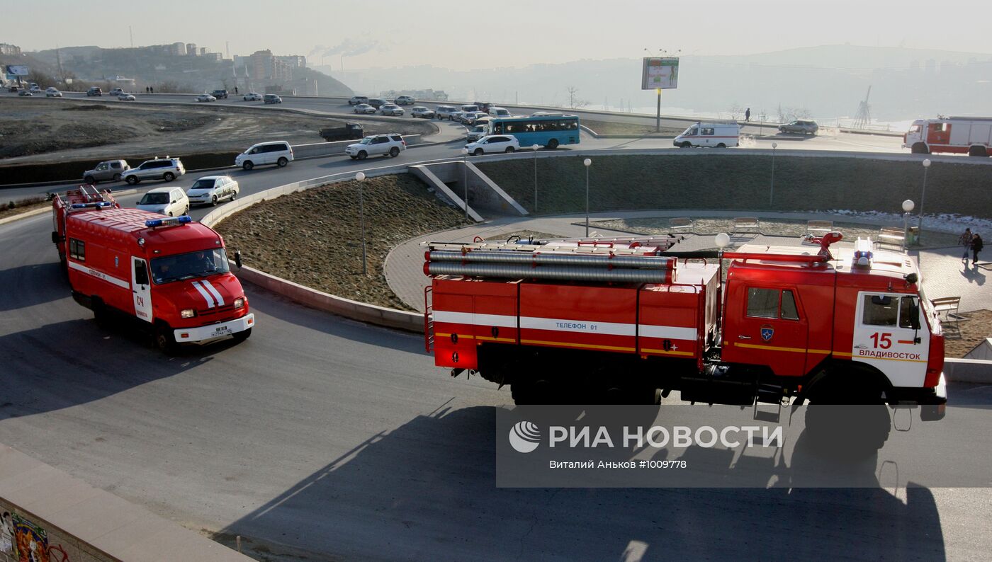 Автопробег пожарно-спасательной техники во Владивостоке