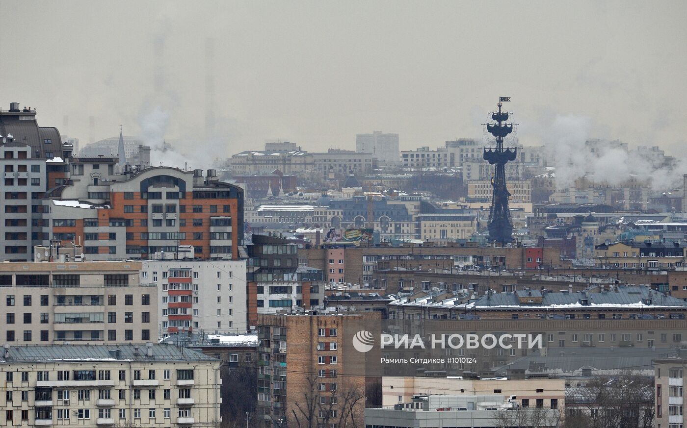 Вид на Москву со смотровой площадки на Воробьевых горах