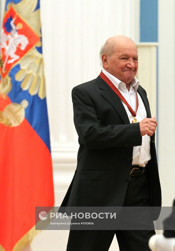 Д.Медведев вручил госнаграды в Кремле