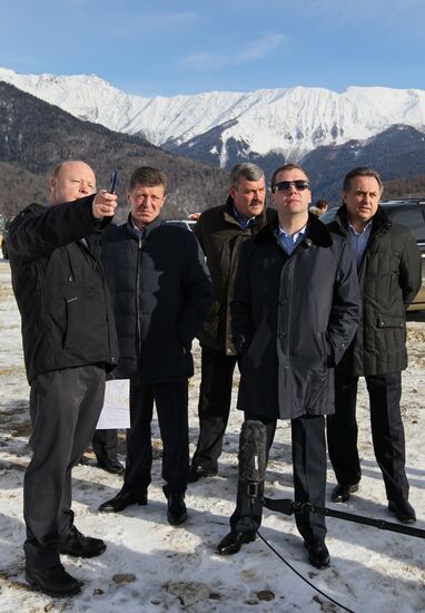 Д.Медведев осмотрел объекты, строящиеся к Олимпиаде 2014